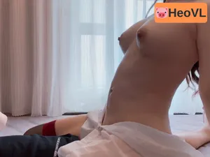 Nắc gấu trung vú trắng tròn